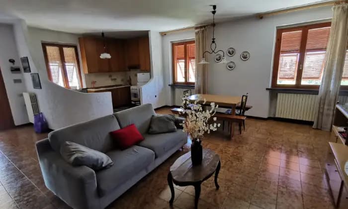 Rexer-Pomarance-Appartamento-panoramico-in-Villa-Trifamiliare-tipica-Toscana-SALONE