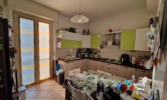 Rexer-Vercelli-Vendesi-appartamento-in-via-SiracusaIsola-Bennet-Belvedere-Vercelli-Cucina