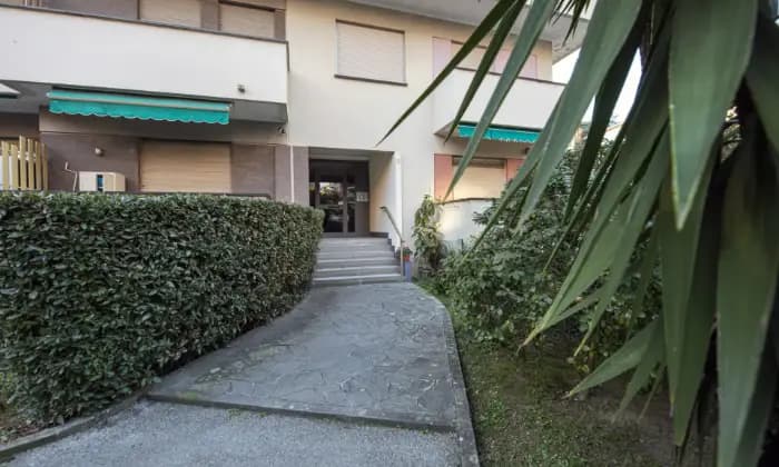Rexer-Rapallo-Appartamento-con-giardino-e-posto-auto-condominiali-Giardino