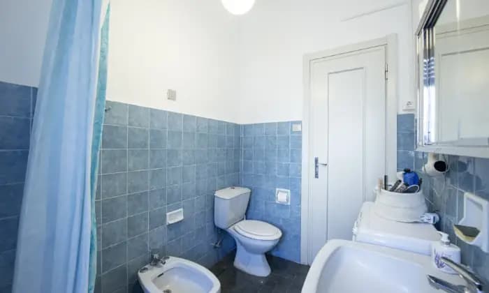 Rexer-Rapallo-Appartamento-con-giardino-e-posto-auto-condominiali-Bagno
