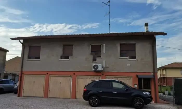 Rexer-Copparo-Vendesi-Villa-via-Primo-Boccati-Coccanile-Cesta-Copparo-Garage
