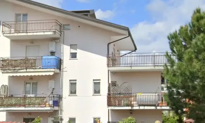 Rexer-Montalto-Uffugo-Luminoso-e-grazioso-appartamento-trilocale-angolo-cottura-arredato-ampio-terrazzo-Terrazzo