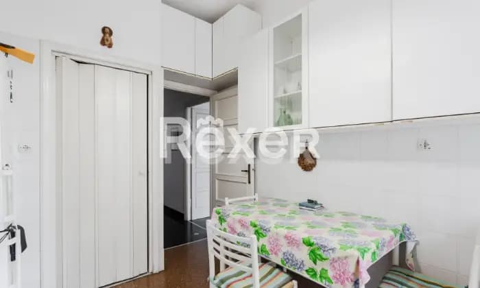 Rexer-Genova-Genova-quartiere-Quarto-Via-Priaruggia-ampio-appartamento-in-vendita-CUCINA