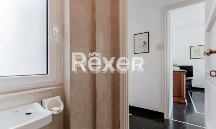 Rexer-Genova-Genova-quartiere-Quarto-Via-Priaruggia-ampio-appartamento-in-vendita-BAGNO