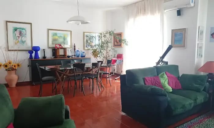Rexer-Castrolibero-Luminoso-e-ampio-appartamento-Salone