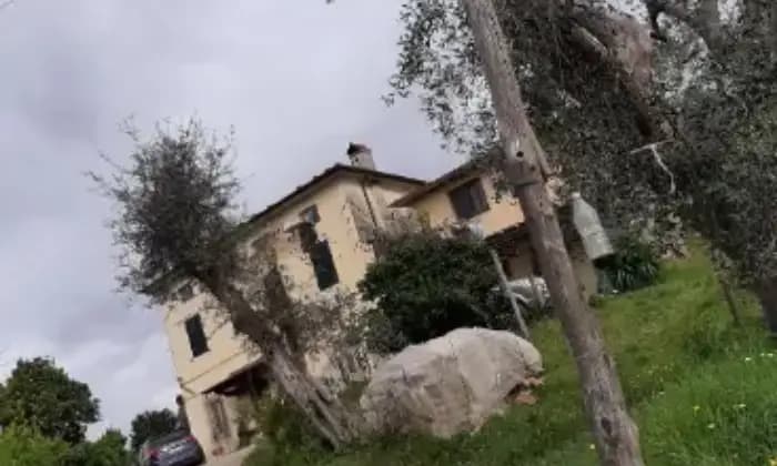 Rexer-Camaiore-Casalecascina-in-vendita-in-via-dei-Bianchini-Terrazzo