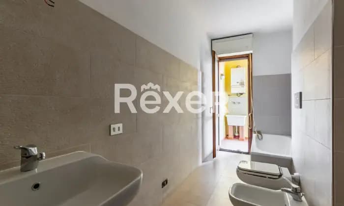 Rexer-Scandicci-Ampio-e-luminoso-appartamento-con-terrazzo-BAGNO