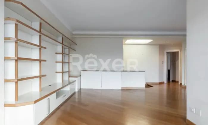 Rexer-Roma-Corso-Francia-Appartamento-piano-alto-con-terrazza-e-box-auto-Altro