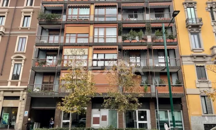 Rexer-Milano-Immobile-commerciale-exagenzia-bancaria-mq-su-due-livelli-Altro