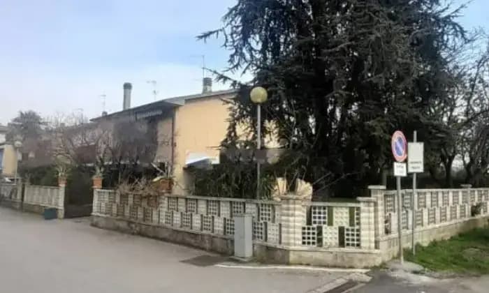 Rexer-Casalmorano-Villa-a-schiera-in-vendita-in-via-Cogrossi-Centro-Casalmorano-Terrazzo