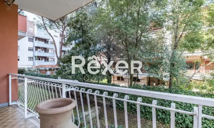 Rexer-Roma-Via-Antonio-Schivardi-Appartamento-mq-con-box-auto-singolo-e-cantina-Terrazzo