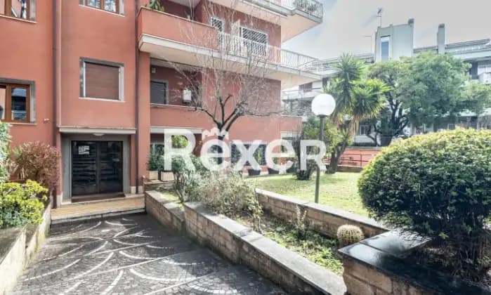 Rexer-Roma-Via-Antonio-Schivardi-Appartamento-mq-con-box-auto-singolo-e-cantina-Giardino