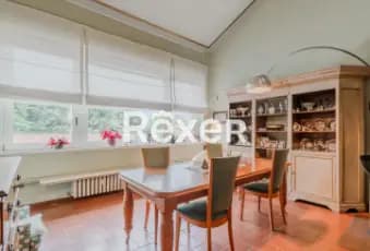 Rexer-Brescia-Pentalocale-su-due-livelli-in-elegante-corte-Altro