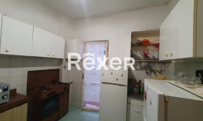 Rexer-Roma-Ostia-via-Antonio-Forni-F-Appartamento-mq-con-cantina-Cucina