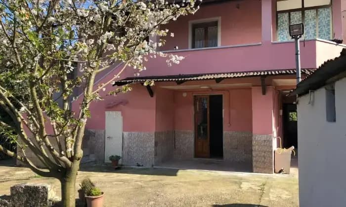 Rexer-Limatola-Villa-unifamiliare-in-vendita-in-via-Cisterna-a-Limatola-Terrazzo