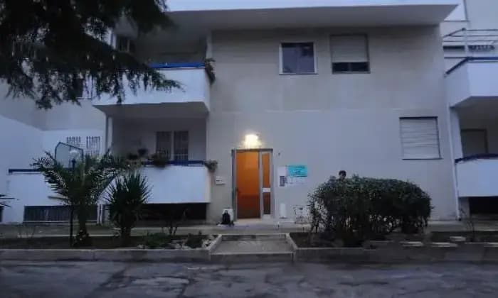 Homepal-Canosa-di-Puglia-Appartamento-vai-Corsica-piano-liberoALTRO