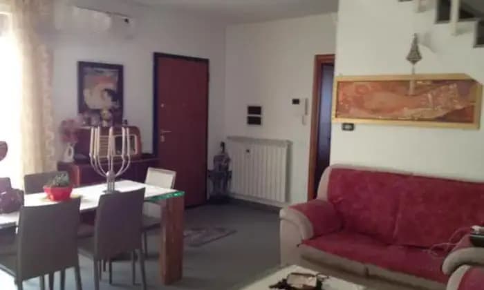 Homepal-Monteparano-Appartamento-indipendente-su-due-livelliSALONE