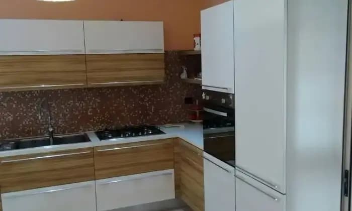 Homepal-Altavilla-Irpina-Casa-ristrutturata-con-arredamento-conpletoCUCINA
