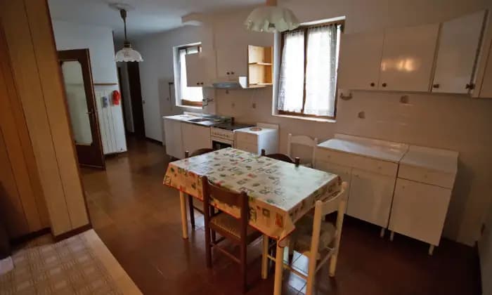 Homepal-Villaromagnano-Casa-indipendente-con-terrazzo-giardino-e-ampio-Box-Colline-tortonesiCUCINA