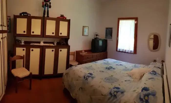 Homepal-Montemignaio-Appartamento-in-vendita-Reggello-VallombrosaCAMERA-DA-LETTO