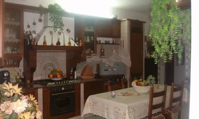 Homepal-La-Maddalena-Appartamento-su-due-piani-in-vendita-in-via-Crocetta-CUCINA