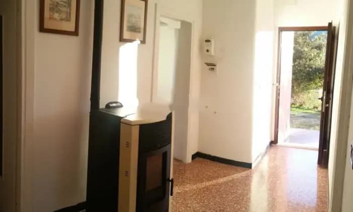 Homepal-Varazze-Appartamento-piano-terra-in-vendita-in-via-Campomarzio-SALONE