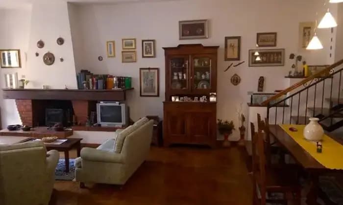 Homepal-Pratovecchio-Stia-Appartamento-in-vendita-in-via-GaribaldiSALONE