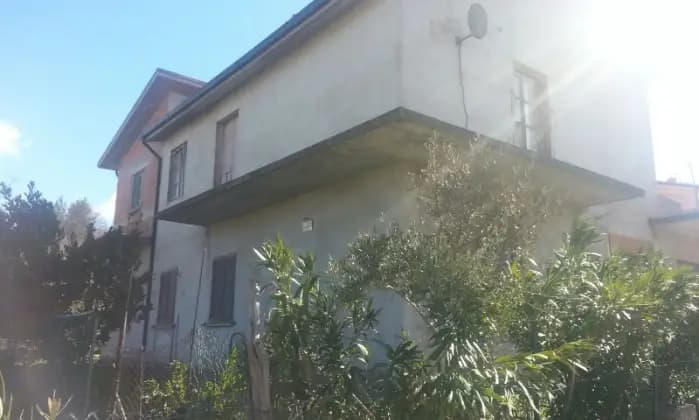 Homepal-Carunchio-Due-casa-con-terreno-in-venditaALTRO