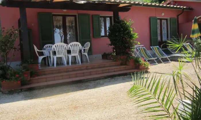 Homepal-Capoliveri-Villa-Giuliana-appartamenti-per-vacanze-all-Isola-dElbaGIARDINO