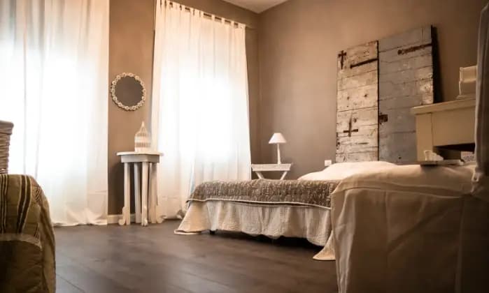Homepal-Firenze-Appartamento-primo-piano-vaniCAMERA-DA-LETTO