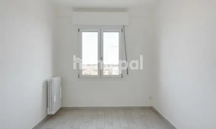 Homepal-Robbio-Appartamento-piano-alto-con-vista-panoramica-sulla-cittCAMERA-DA-LETTO