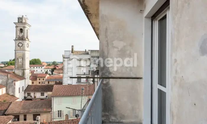 Homepal-Robbio-Appartamento-piano-alto-con-vista-panoramica-sulla-cittBALCONI