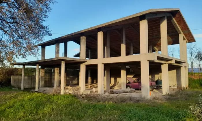 Homepal-Torano-Castello-Terreno-con-rustico-di-recente-costruzioneTerreno