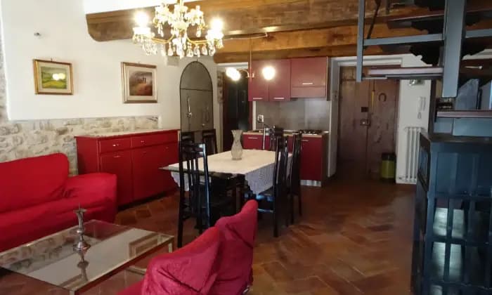 Homepal-Spoleto-Appartamento-attico-con-mansarda-in-centro-storicoSALONE