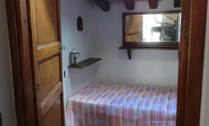 Homepal-Spoleto-Appartamento-attico-con-mansarda-in-centro-storicoCAMERA-DA-LETTO
