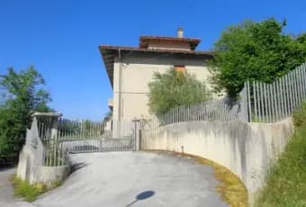 Homepal-Fabriano-Villa-in-vendita-in-via-Giovanni-Bovio-FabrianoTerrazzo