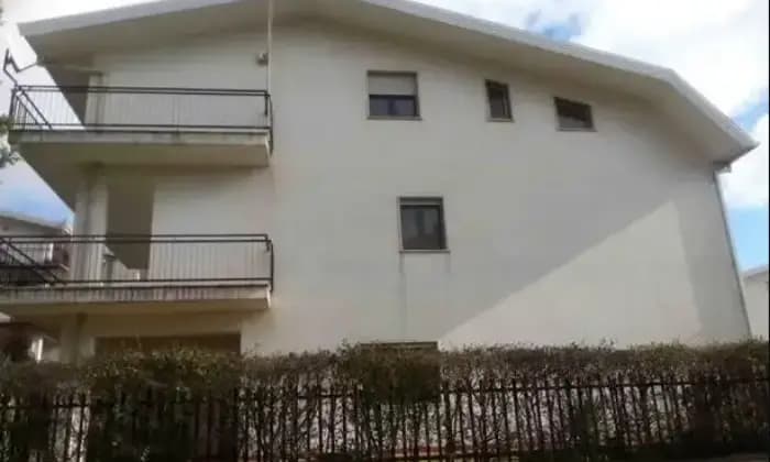 Homepal-Acri-Villa-in-vendita-in-via-Camillo-Benso-di-Cavour-AcriTerrazzo