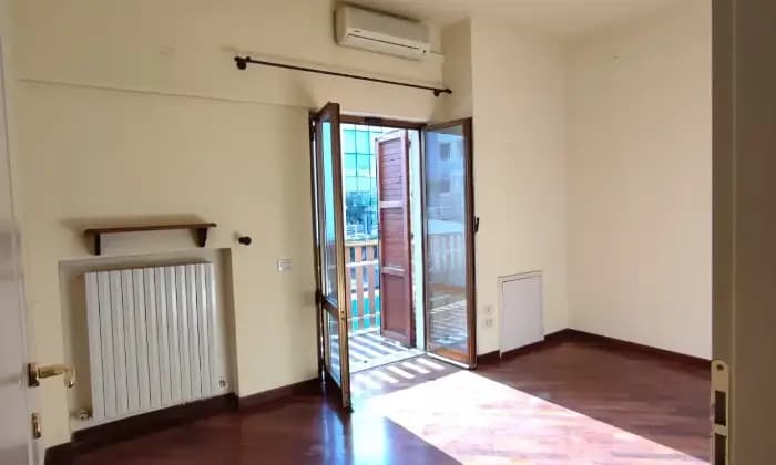 Homepal-Pesaro-Appartamento-su-due-piani-via-Gubbio-Pesaro-TombacciaAltro