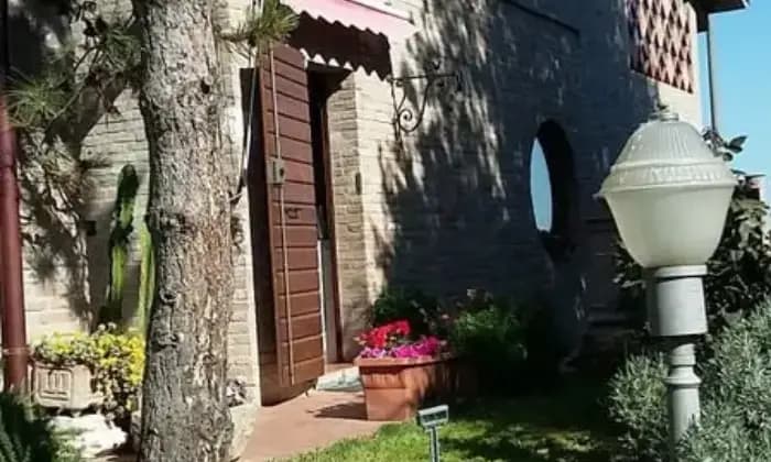 Homepal-Ferrara-Vendesi-villa-in-Via-dei-Calzolai-a-FerraraGiardino