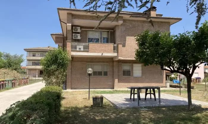 Homepal-Cannara-Vendesi-villa-bifamiliare-in-via-CollemancioAltro