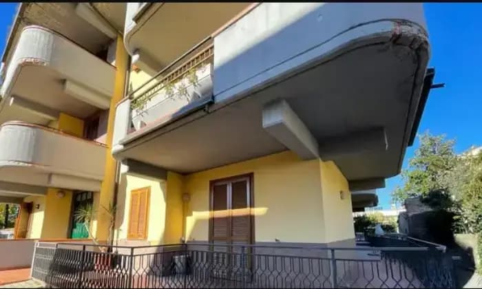 Homepal-Monsummano-Terme-Appartamento-in-via-Giuseppe-Baronti-a-Monsummano-TermeGiardino
