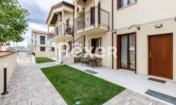 Homepal-Terre-Roveresche-Nuovo-e-splendido-appartamento-duplex-con-terrazzinoESTERNO