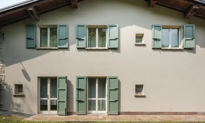 Homepal-Gropparello-Villa-in-vendita-in-via-GavazziniGIARDINO