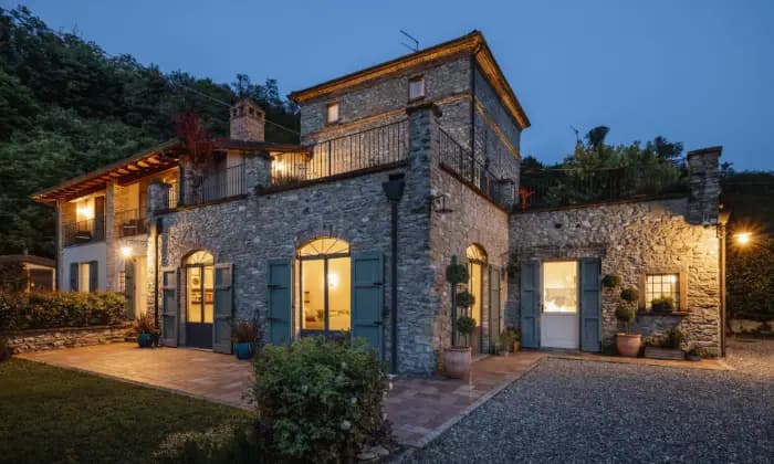 Homepal-Gropparello-Villa-in-vendita-in-via-GavazziniTerrazzo