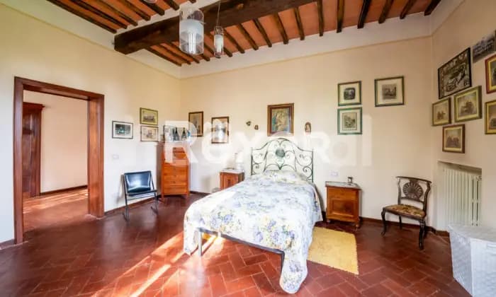 Homepal-Fucecchio-Splendida-villa-dal-fascino-storico-e-comfort-modernoCAMERA-DA-LETTO