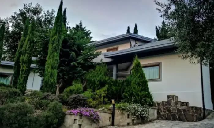 Homepal-San-Salvatore-Telesino-Villa-in-vendita-in-via-Starza-a-San-Salvatore-TelesinoGiardino