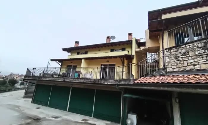 Homepal-Entratico-Bilocale-in-vendita-in-via-Valle-della-Vena-Terrazzo