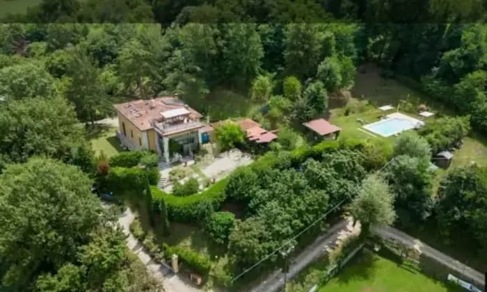 Homepal-Montevarchi-Villa-in-vendita-in-via-del-Moschino-a-MontevarchiGiardino