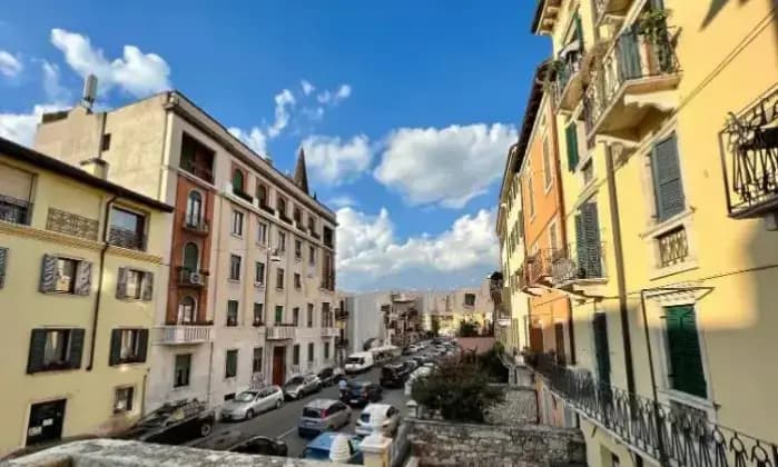 Homepal-Verona-Trilocale-in-vendita-in-via-Scrimiari-Terrazzo