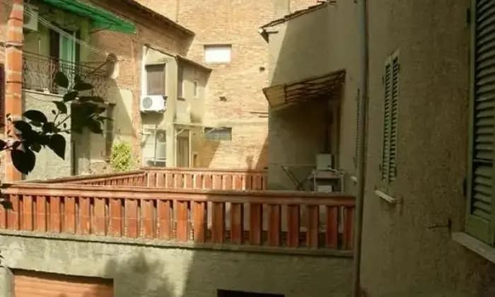 Homepal-Castiglione-del-Lago-Vendesi-appartamento-a-PozzuoloGIARDINO